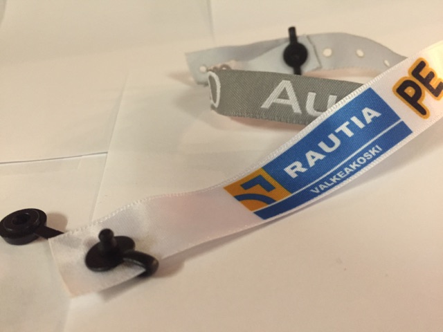 Satin wristband with Snap lock